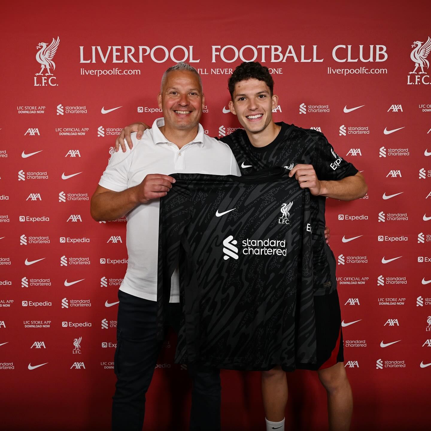 马德里竞技提升客场表现争取更多积分挑战更高排名 马德里竞技提升客场表现争取更多积分挑战更高排名